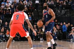 关于哈登在法国队比赛中战术调整，高光表现引发热议！的信息